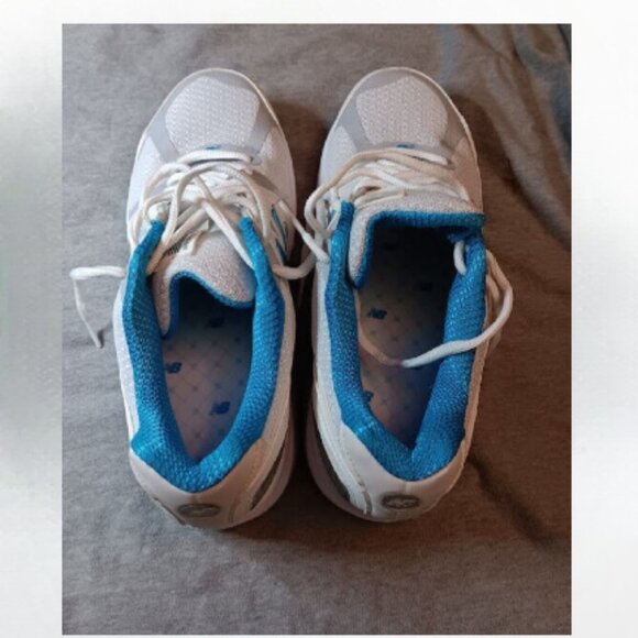 Teal blue and white New Balance sneakers size US 9 women's - Picture 4 of 8